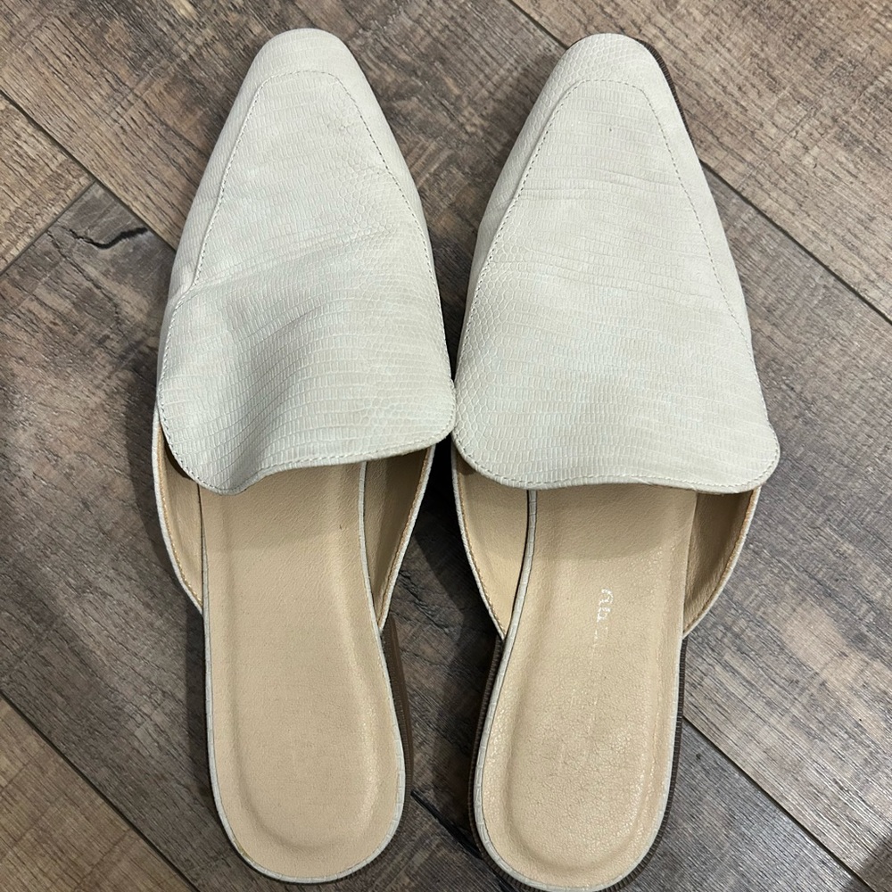 DIRTY LAUNDRY LOAFER MULES